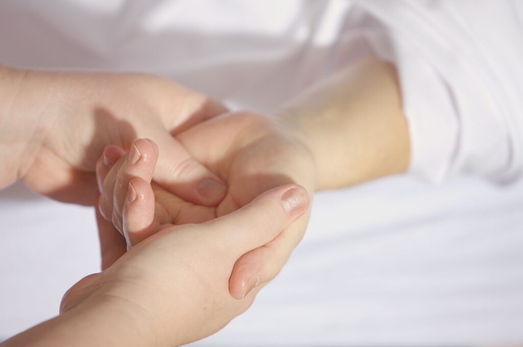 masaż rąk, refleksologia rąk